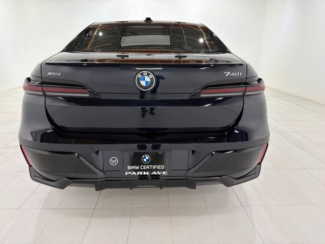 Certified 2024 BMW 740i xDrive w/ Premium Package 2 AWD/4WD image 4