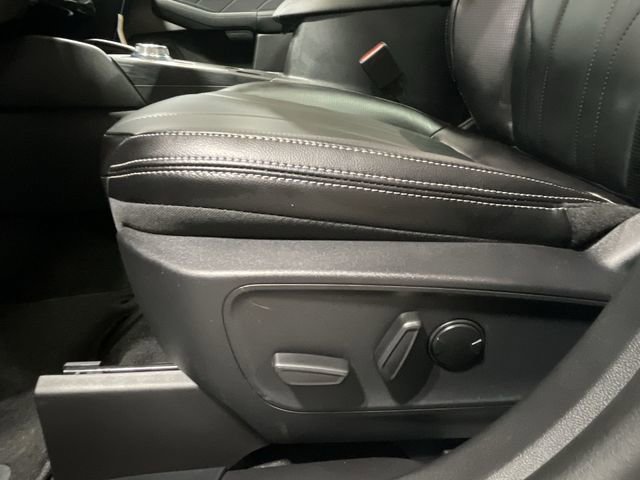 New 2025 Ford Escape SE w/ PHEV Premium Package image 18