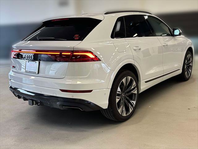 Used 2024 Audi Q8 Prestige w/ Prestige Package image 4