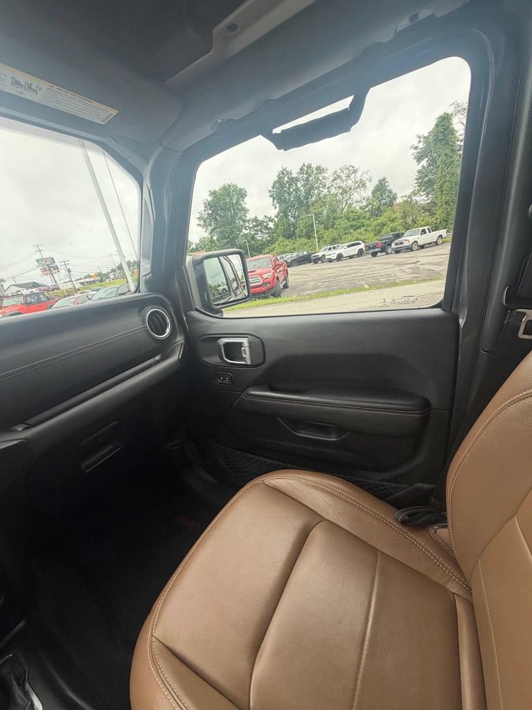 Used 2020 Jeep Wrangler Unlimited Sahara AWD/4WD image 13