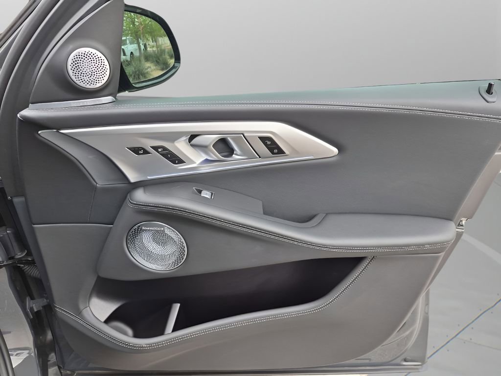 Used 2025 BMW XM image 15