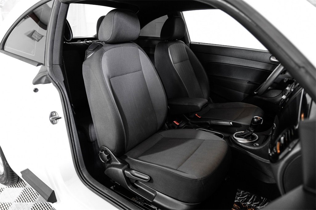 Used 2014 Volkswagen Beetle 1.8T image 25