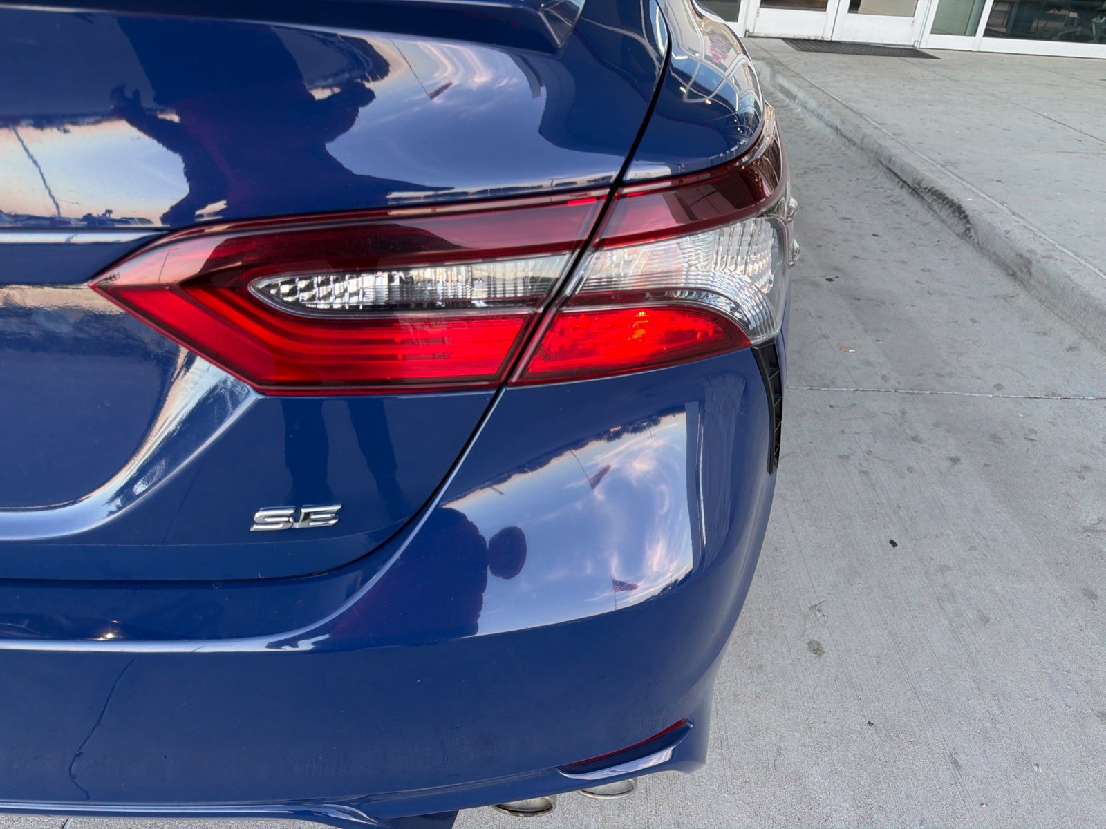 Used 2024 Toyota Camry SE FWD image 7
