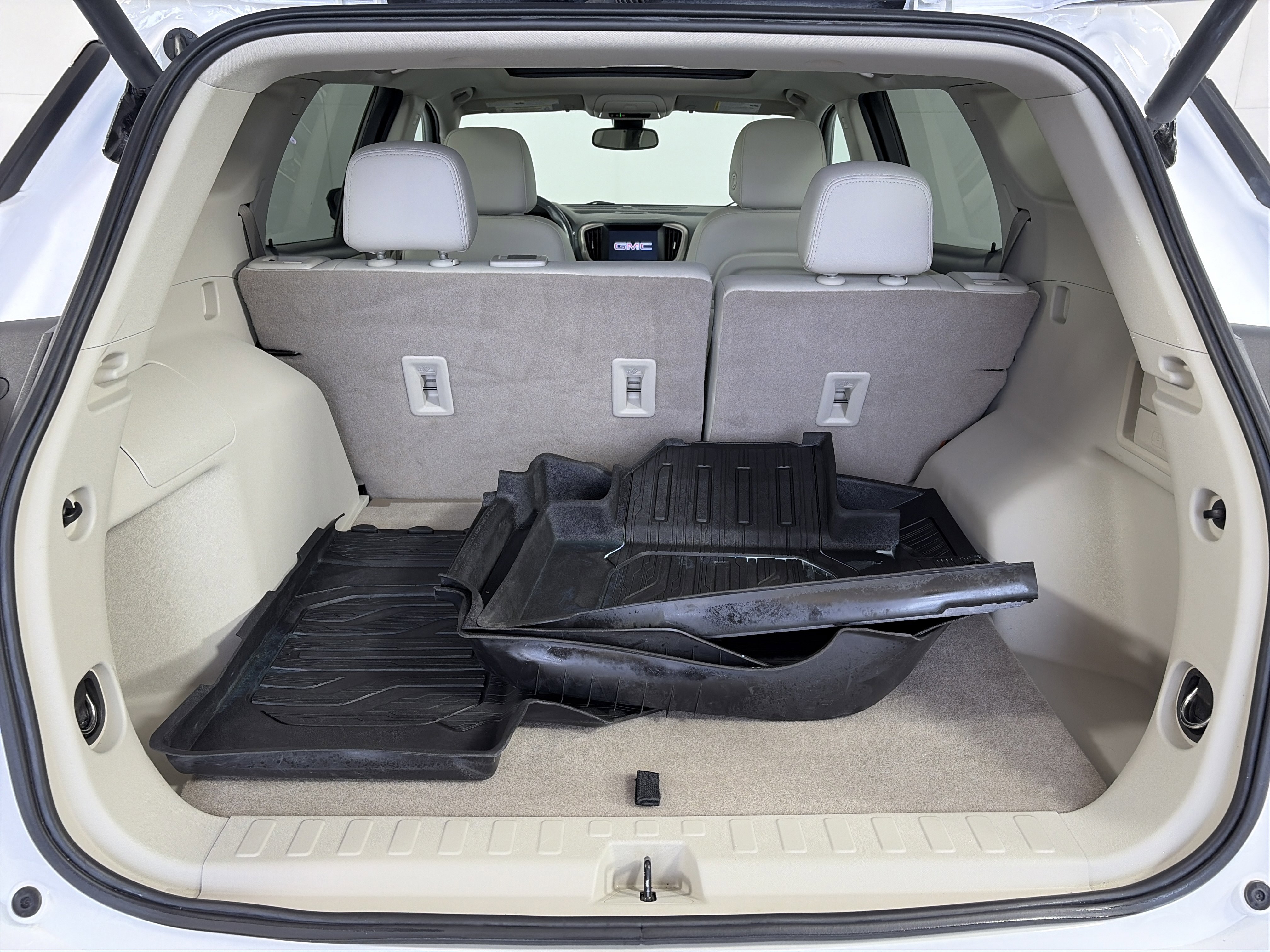 Used 2022 GMC Terrain Denali image 14