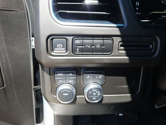 Used 2024 GMC Yukon SLE image 17