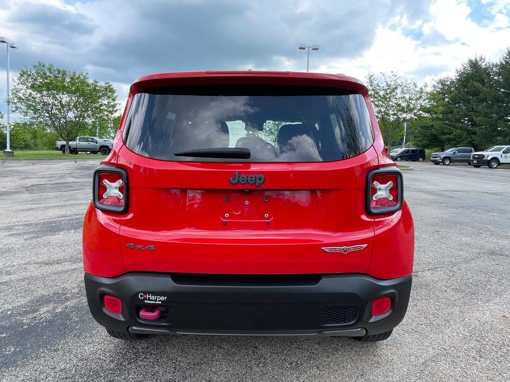 Used 2017 Jeep Renegade Trailhawk w/ Premium Trailhawk Package AWD/4WD image 4