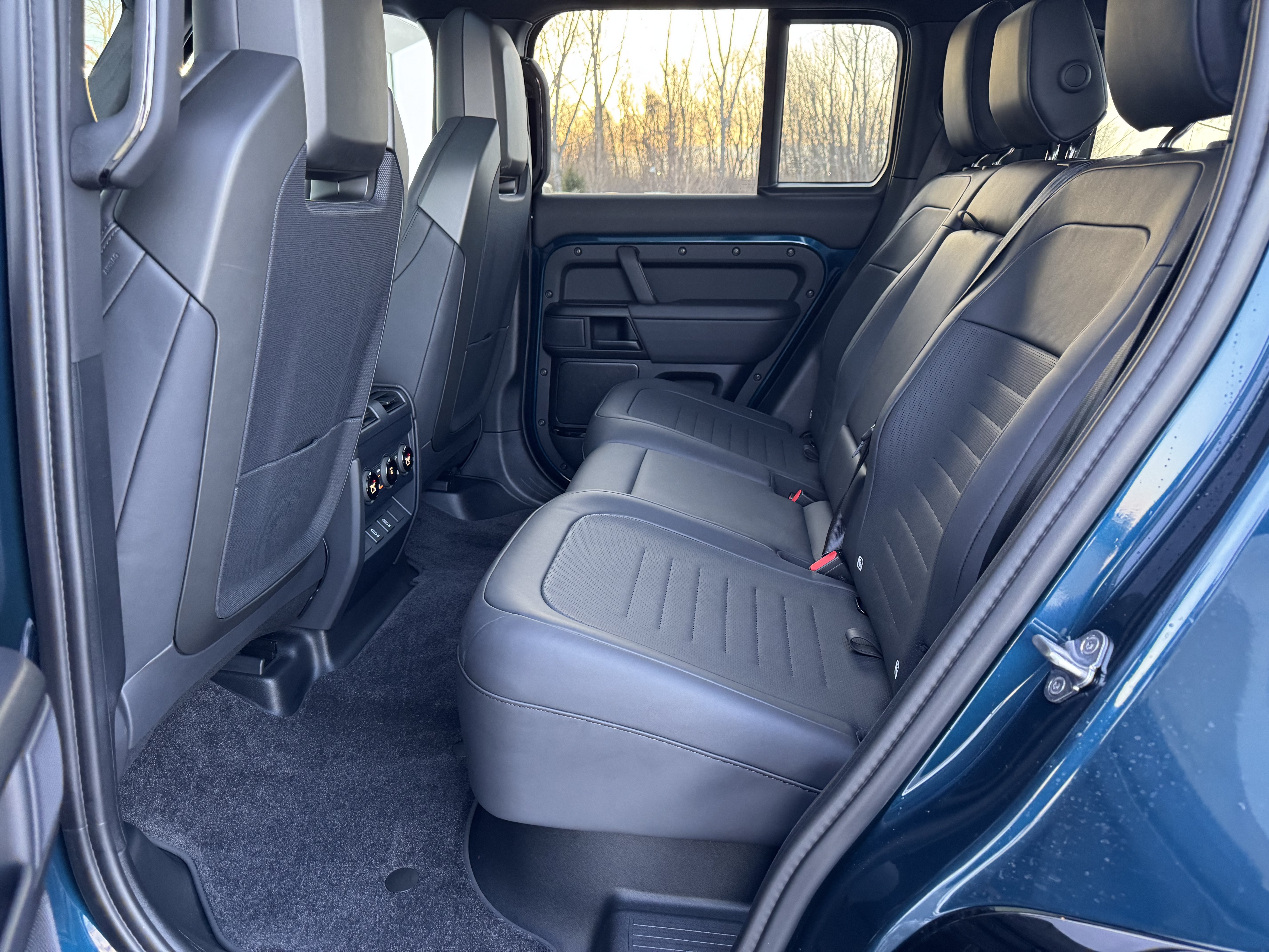 New 2026 Land Rover Defender 110 OCTA AWD/4WD image 5