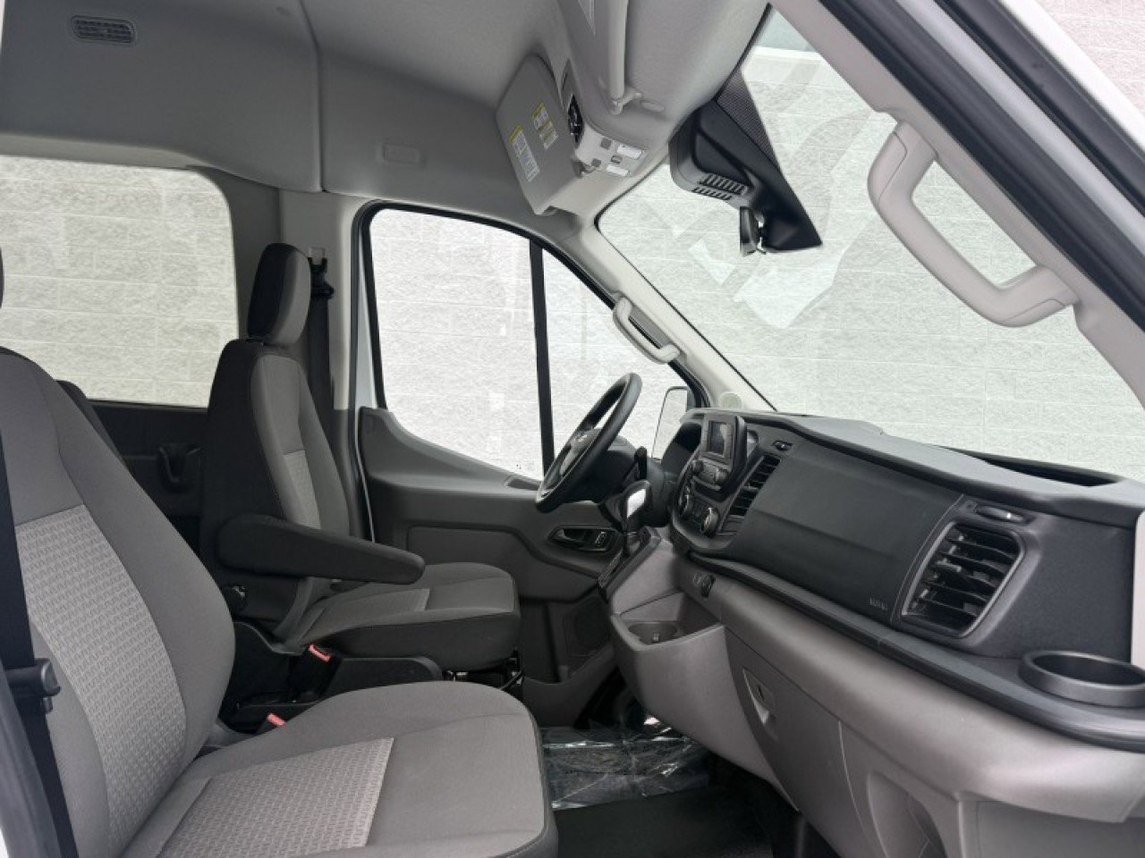 Used 2024 Ford Transit 350 XL image 9