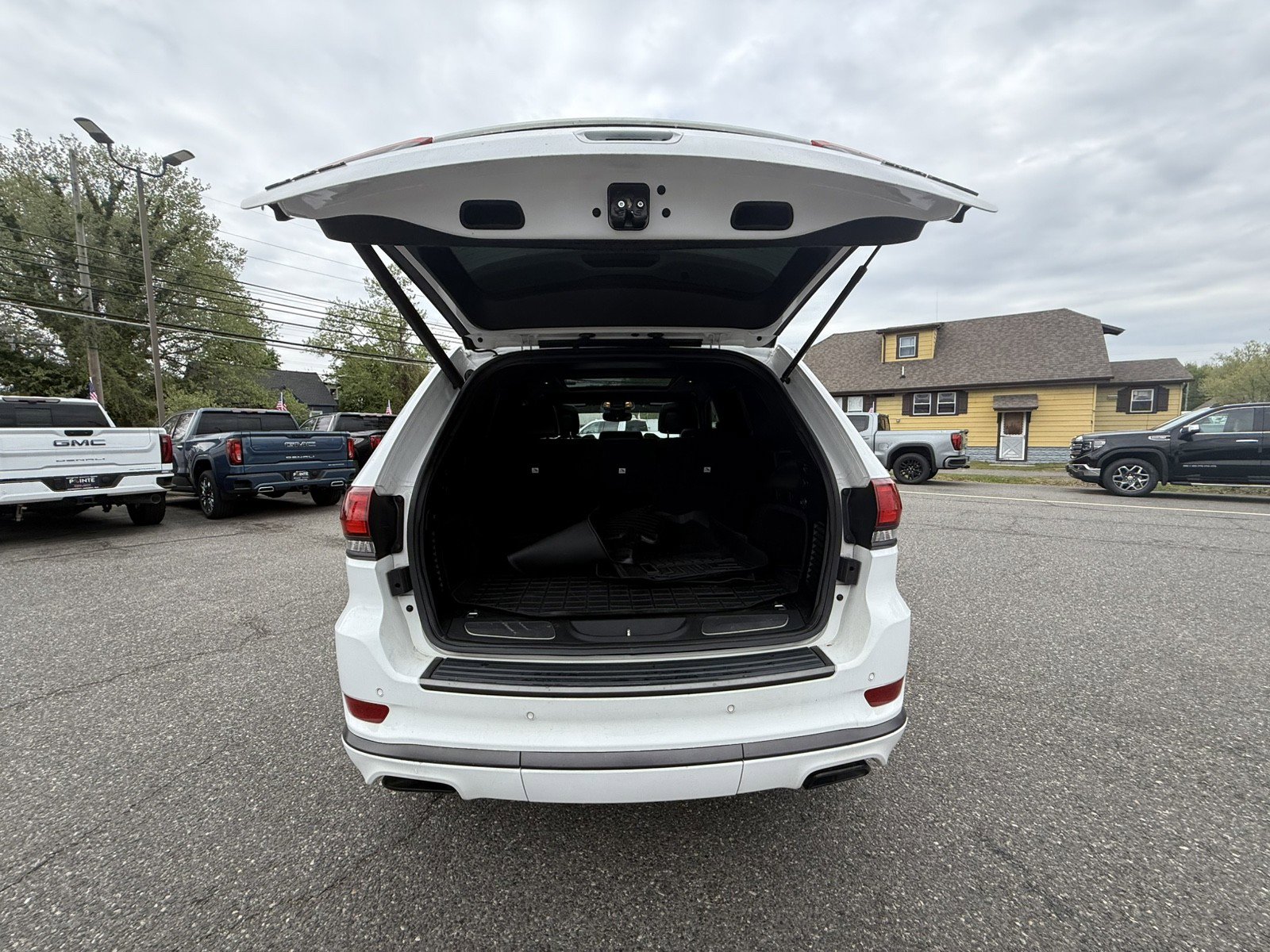 Used 2019 Jeep Grand Cherokee Limited X image 29
