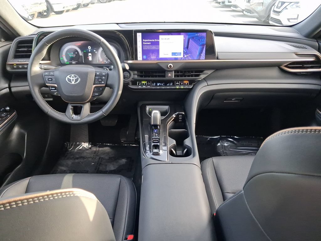 Used 2025 Toyota Crown Signia AWD/4WD image 9