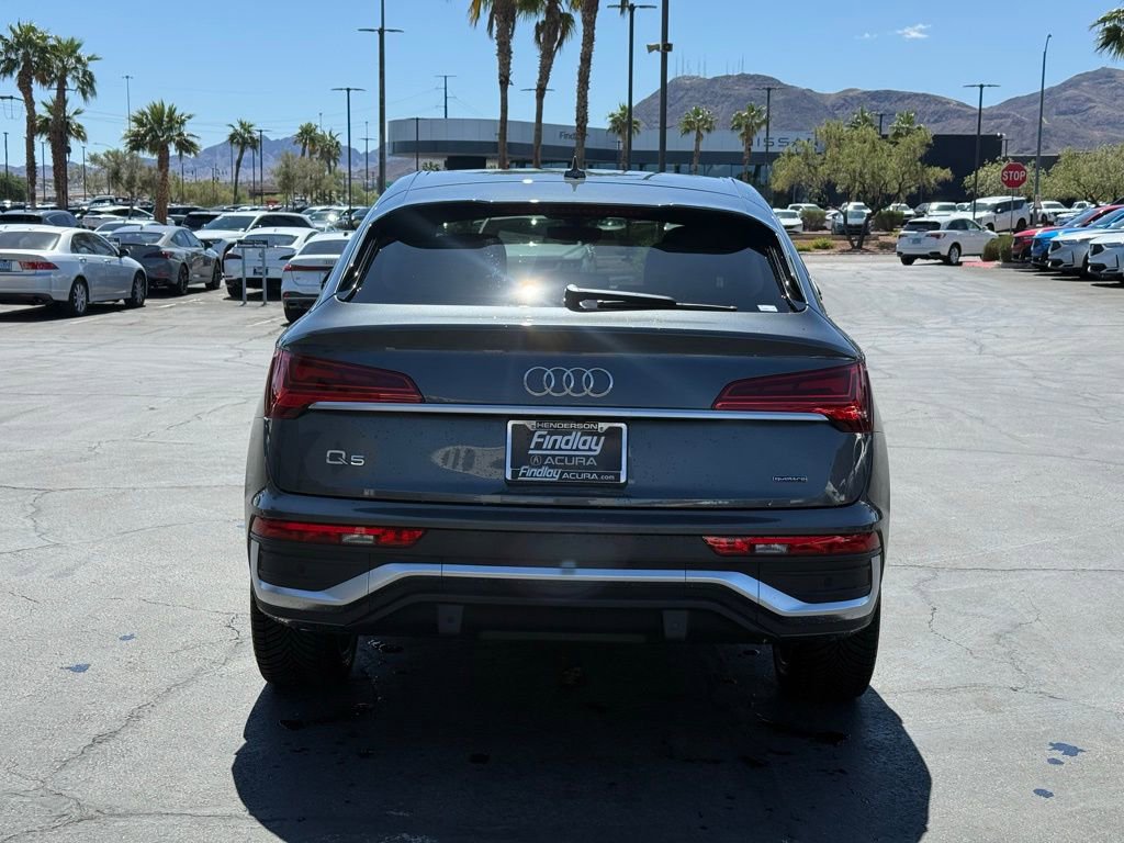 Used 2021 Audi Q5 Prestige w/ Prestige Package image 3