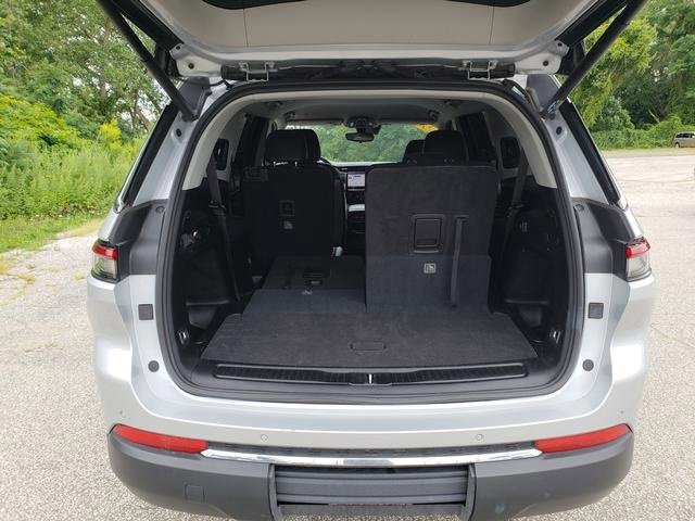 Used 2023 Jeep Grand Cherokee L Limited image 7