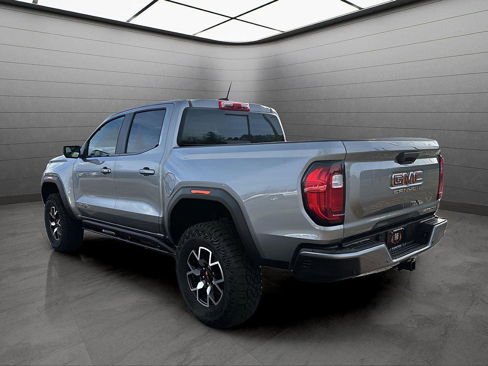 New 2025 GMC Canyon AT4 w/ AT4X Package image 3