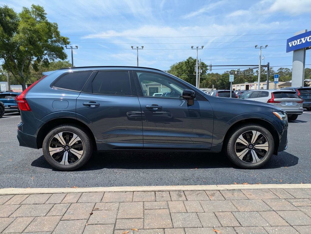 Certified 2024 Volvo XC60 T8 Plus w/ Protection Package Premier AWD/4WD image 7