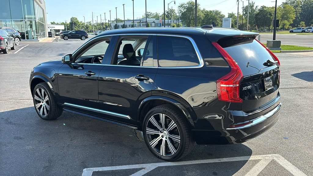 Certified 2025 Volvo XC90 T8 Plus AWD/4WD image 4