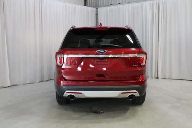 Used 2017 Ford Explorer XLT w/ Equipment Group 202A AWD/4WD image 25