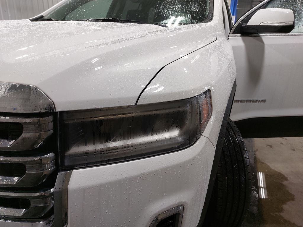 Used 2023 GMC Acadia SLE w/ Driver Convenience Package image 33