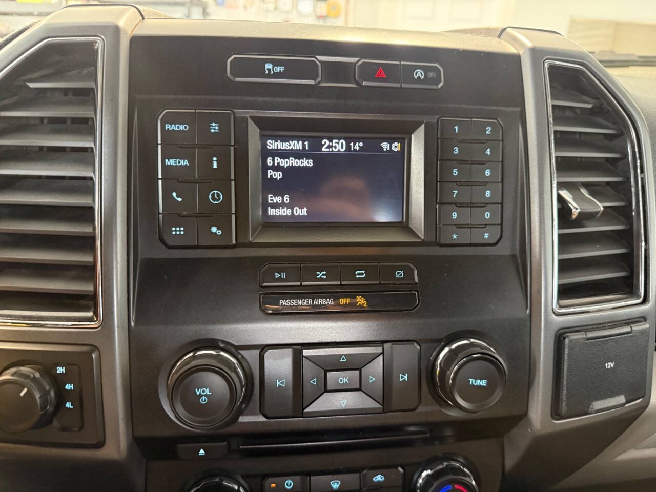Used 2018 Ford F150 XLT AWD/4WD image 12