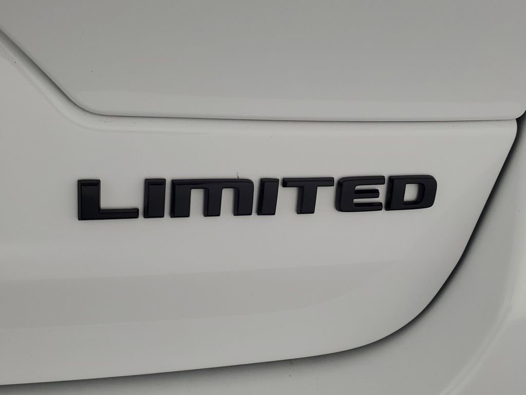 New 2025 Jeep Grand Cherokee Limited w/ Black Appearance Package image 32