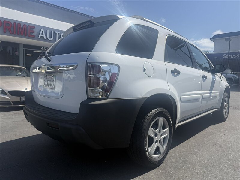 Used 2005 Chevrolet Equinox LS FWD image 2