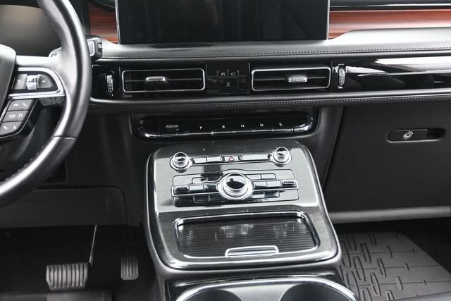 Used 2023 Lincoln Nautilus Reserve AWD/4WD image 28