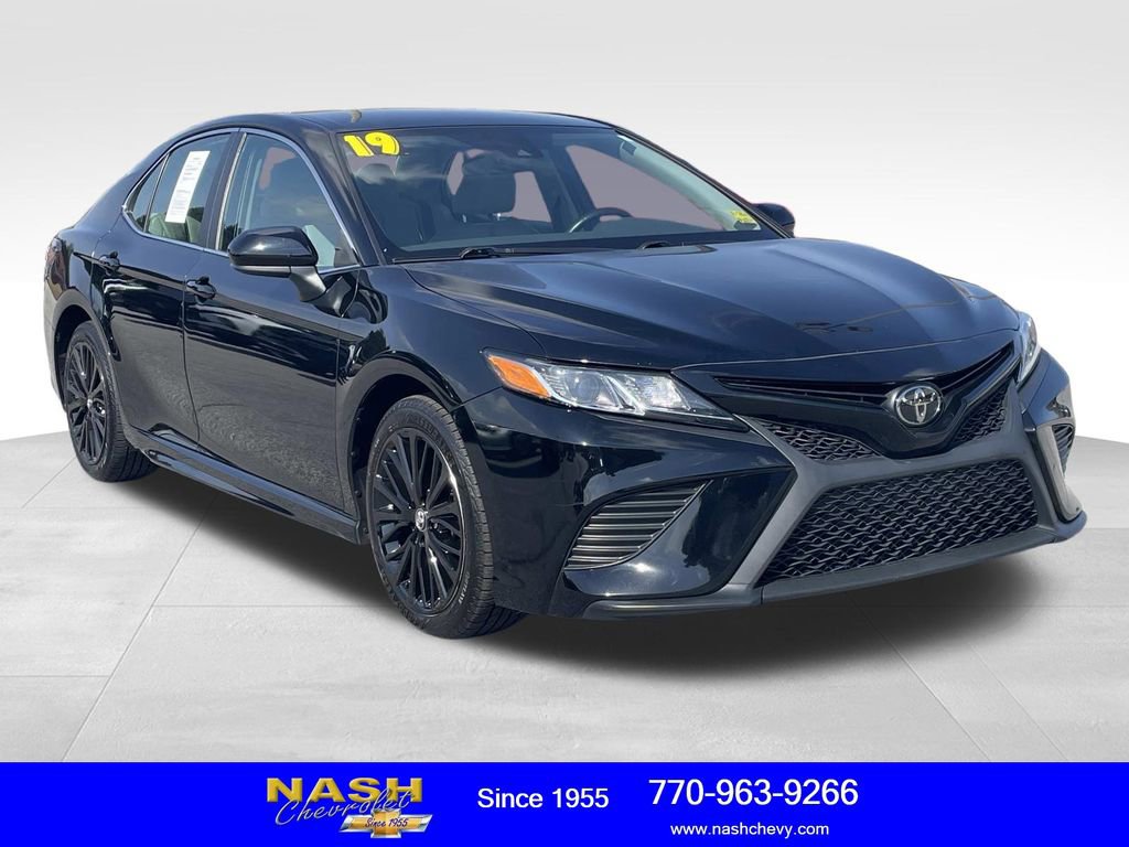 Used 2019 Toyota Camry SE