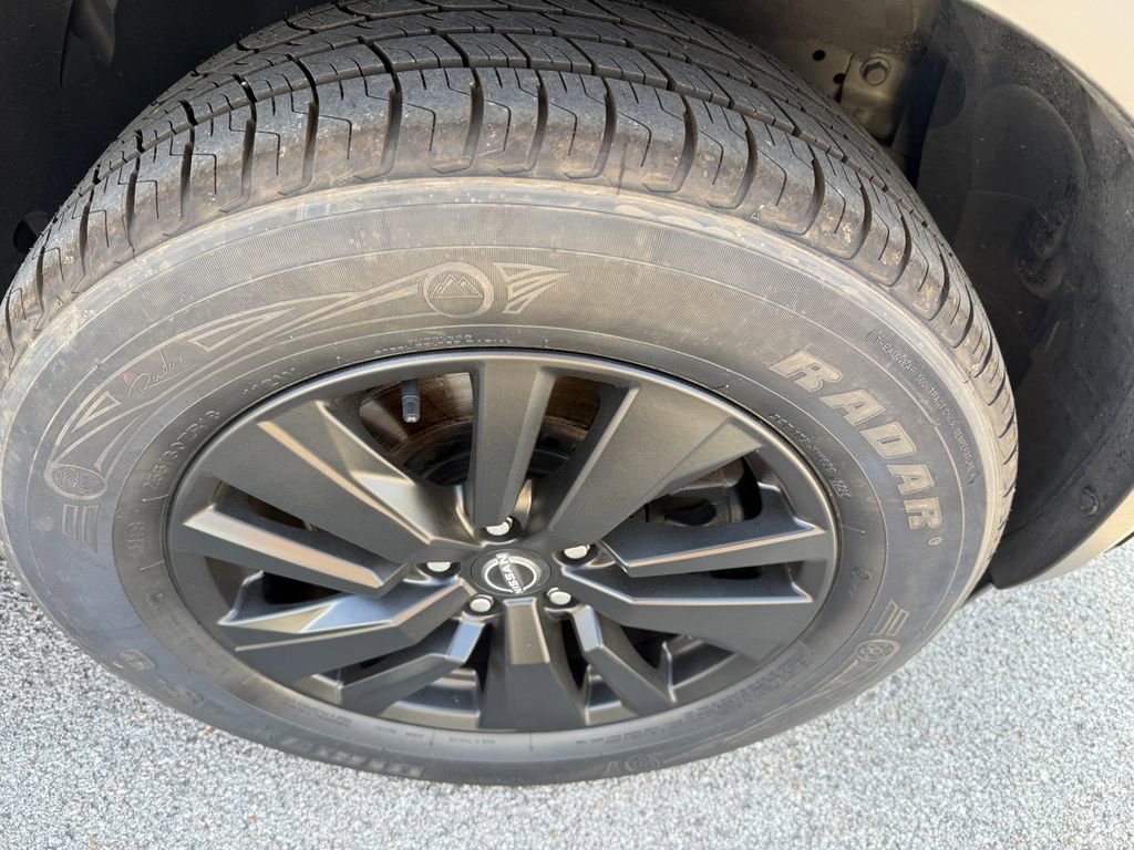 Used 2023 Nissan Pathfinder SV FWD image 3