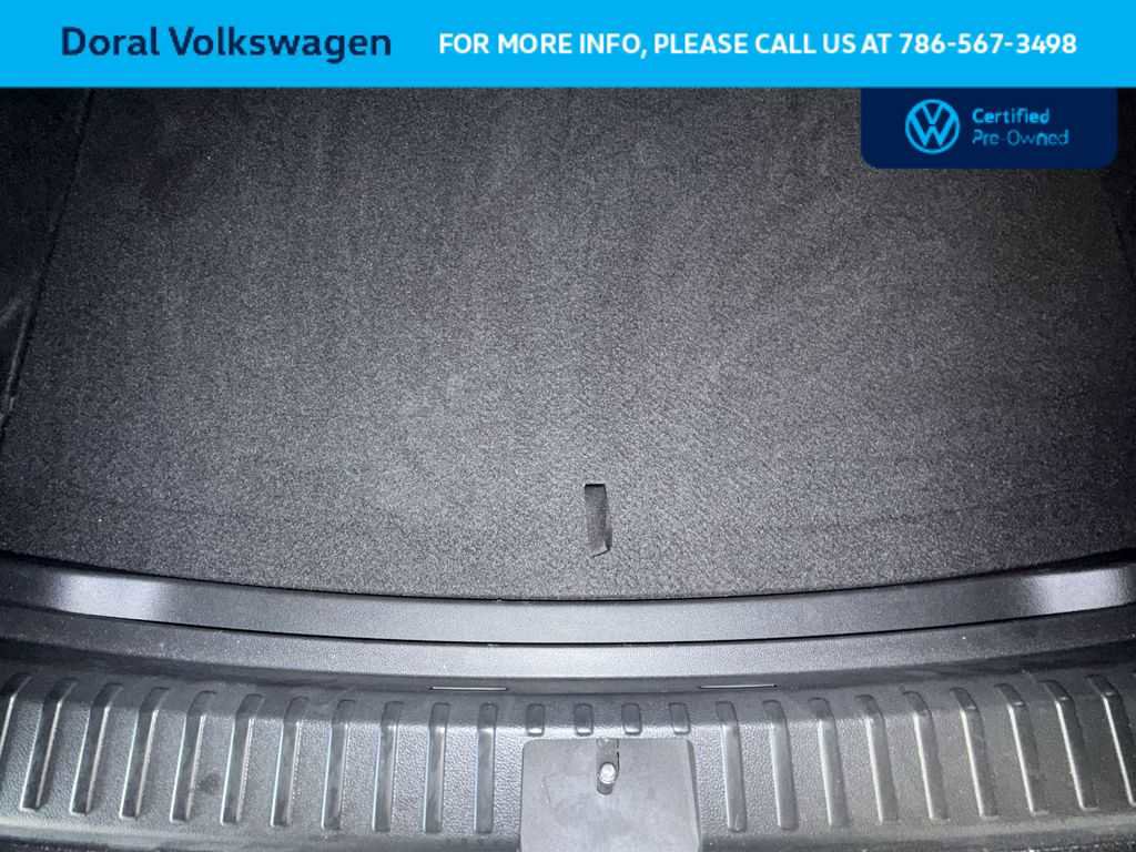 Used 2025 Volkswagen Taos SE FWD image 25