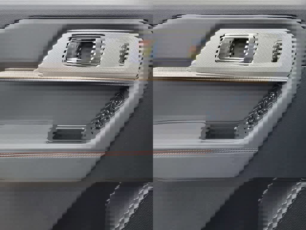 Used 2025 Ford Explorer Active image 20