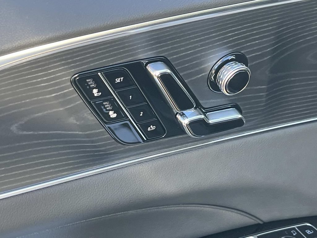 New 2026 Cadillac Lyriq Luxury RWD image 21