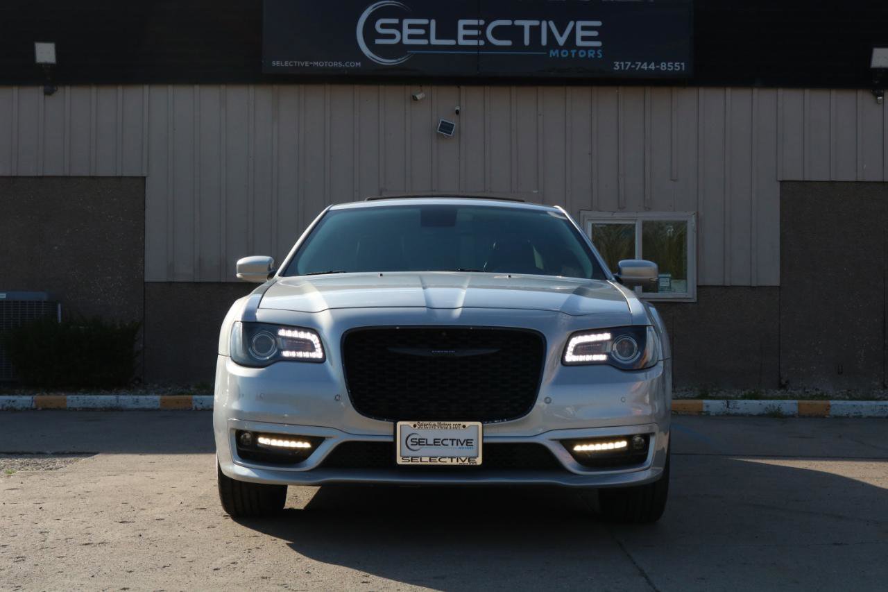 Used 2021 Chrysler 300 Touring L w/ Popular Equipment Group AWD/4WD image 2