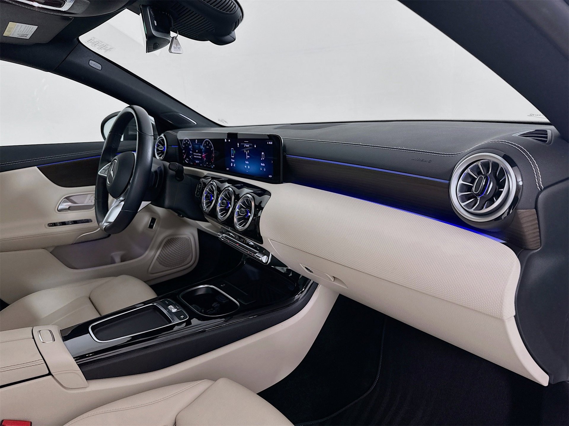 Certified 2025 Mercedes-Benz CLA 250 image 31