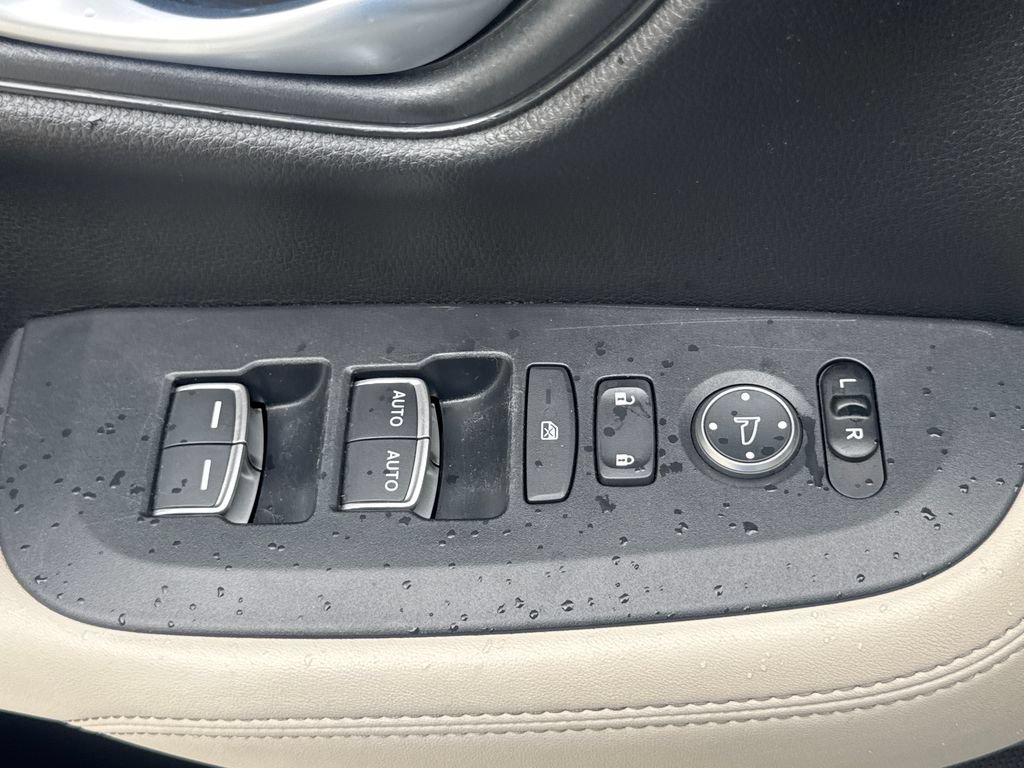 Used 2025 Honda HR-V EX-L image 27
