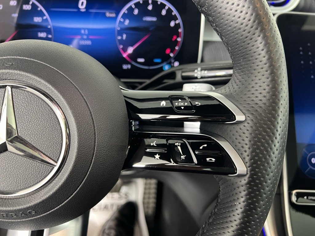 Used 2025 Mercedes-Benz GLC 300 4MATIC image 17