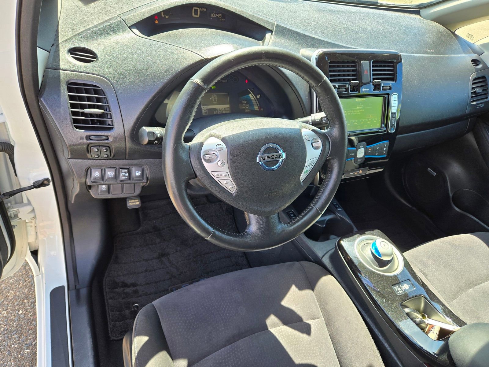 Used 2016 Nissan Leaf SV w/ Premium Package FWD image 18