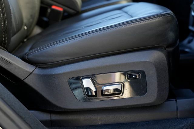 Used 2020 BMW X7 M50i w/ Dynamic Handling Package image 49