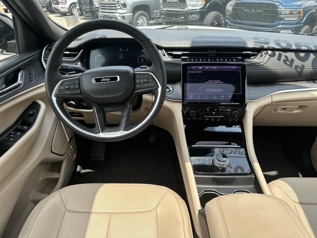 Used 2025 Jeep Grand Cherokee L Limited w/ Luxury Tech Group II RWD image 25