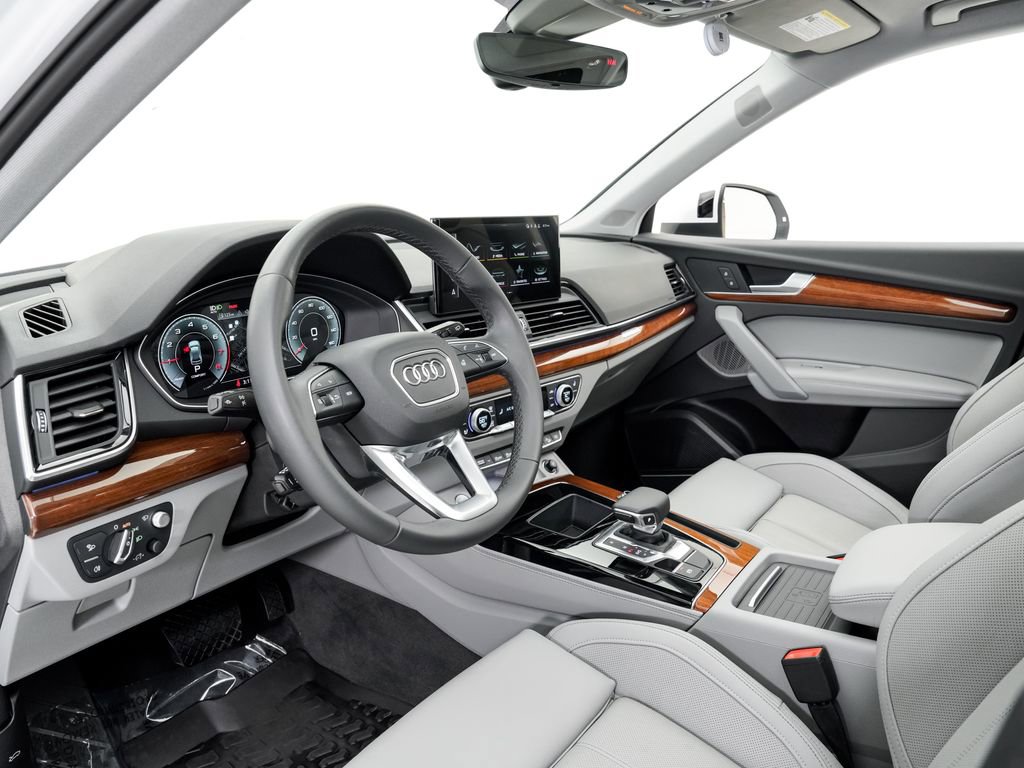 Certified 2023 Audi Q5 2.0T Prestige AWD/4WD image 4