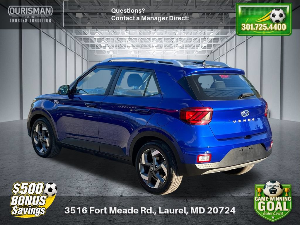 Used 2025 Hyundai Venue SEL FWD image 3
