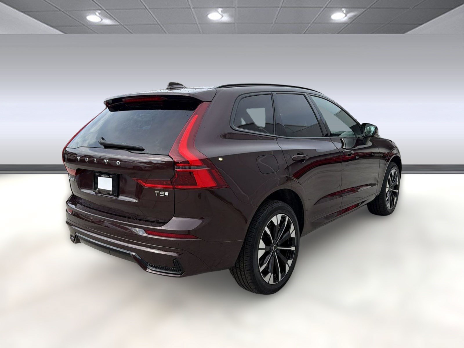 New 2026 Volvo XC60 T8 Plus w/ Climate Package AWD/4WD image 9