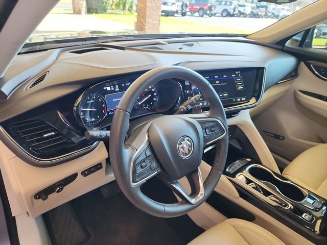 Used 2022 Buick Envision Avenir w/ Technology Package II image 10