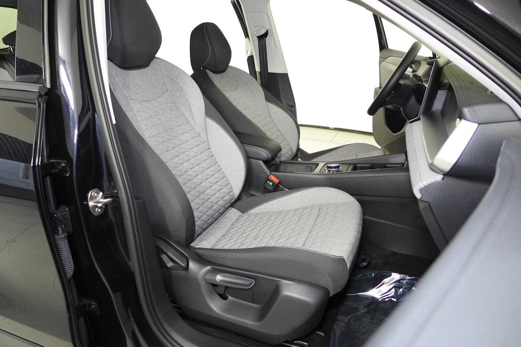 Used 2025 Volkswagen Tiguan S FWD image 18