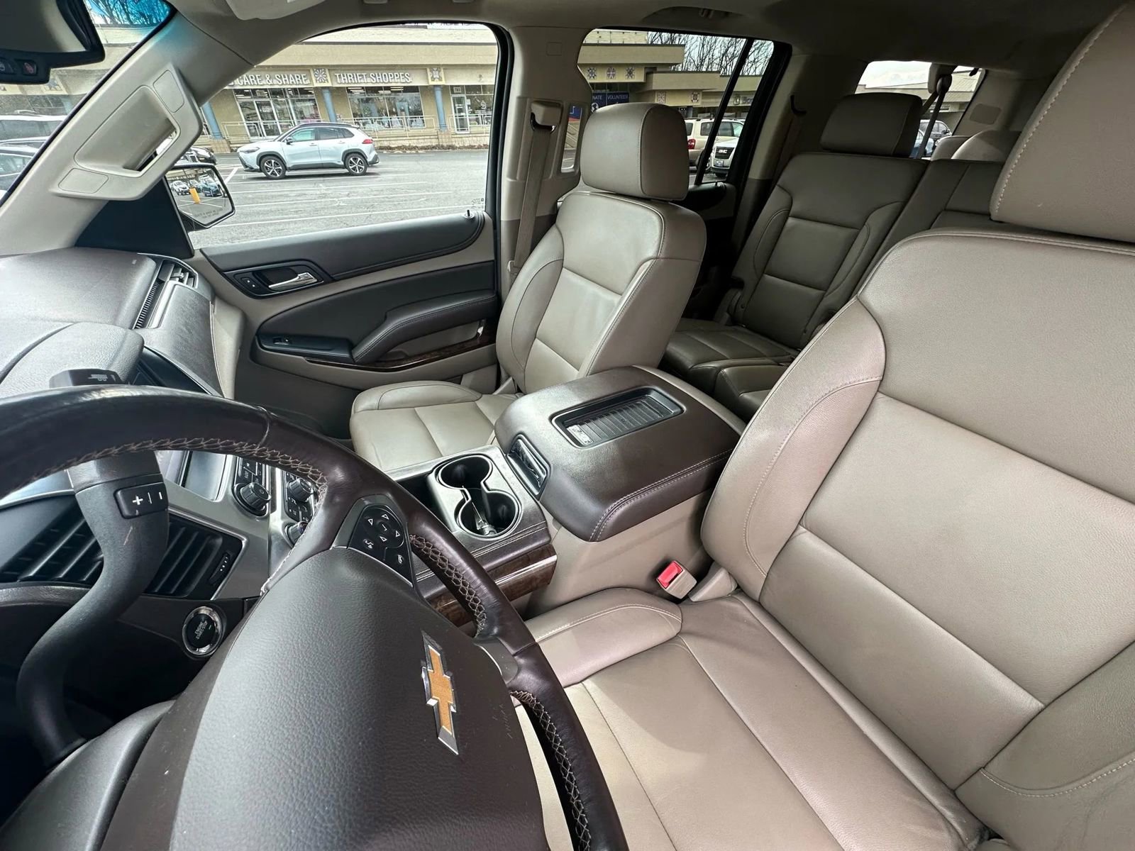 Used 2016 Chevrolet Suburban LT w/ Luxury Package image 21