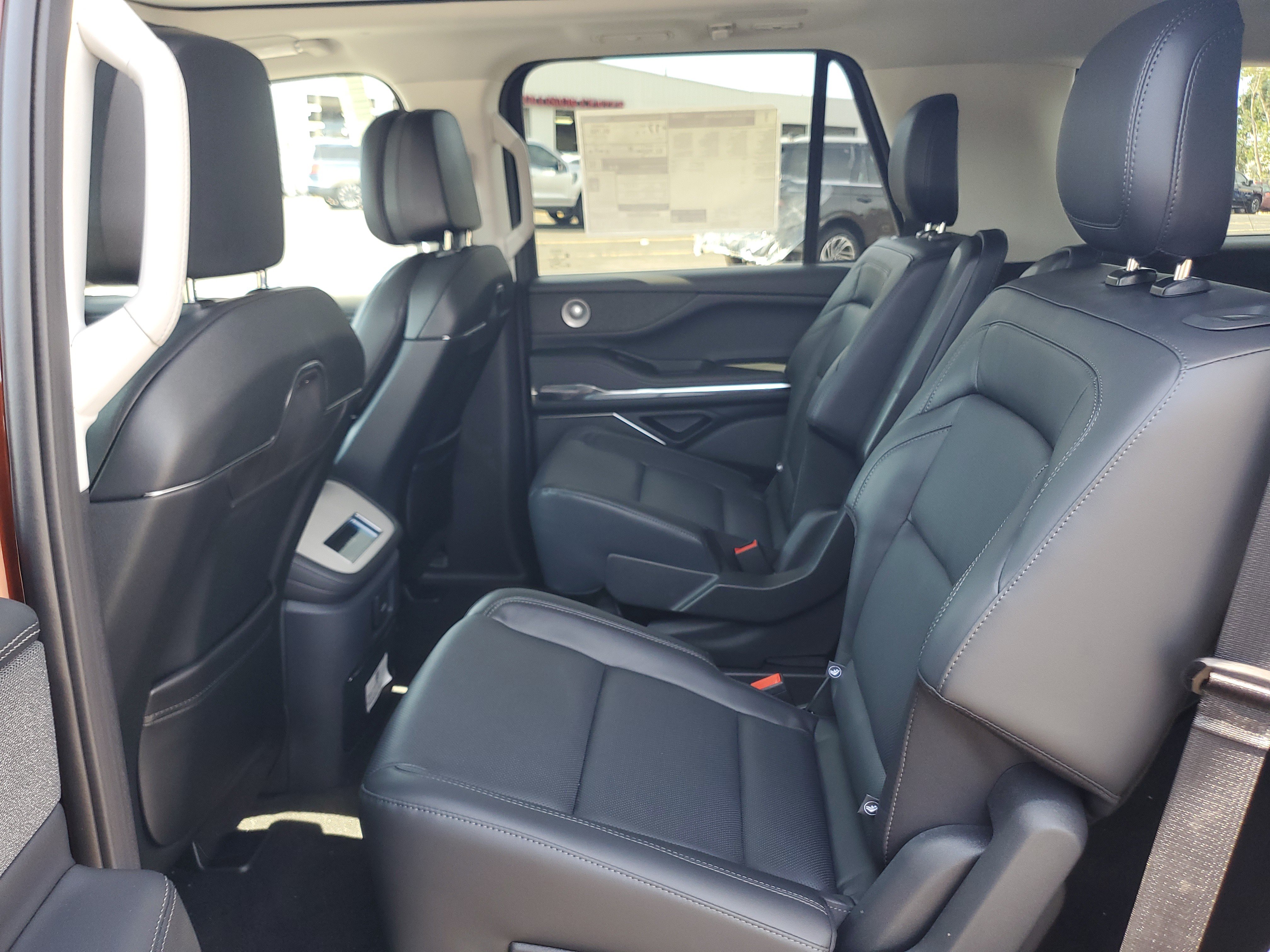 New 2027 Lincoln Navigator Reserve AWD/4WD image 27