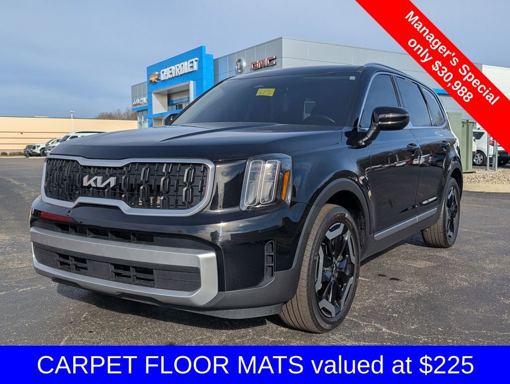 Used 2023 Kia Telluride EX w/ EX Captain's Chair Package image 3