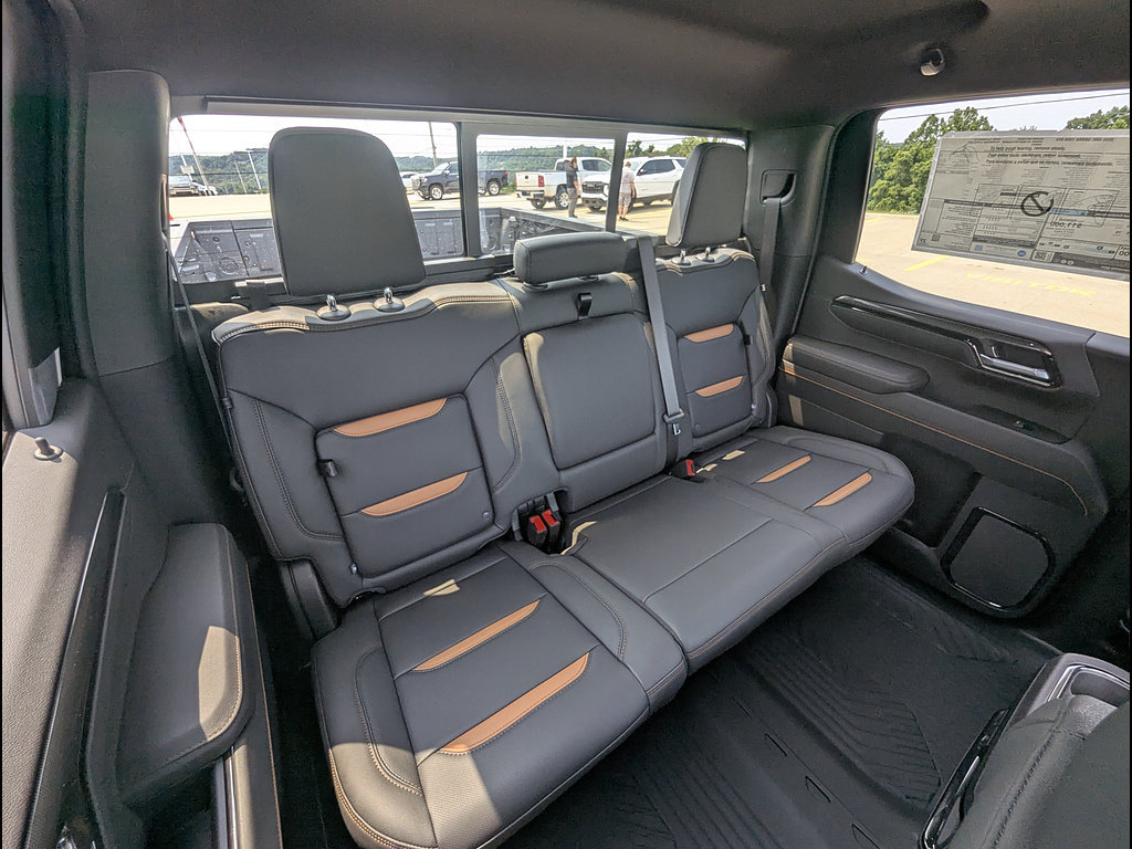 New 2026 GMC Sierra 1500 AT4 w/ AT4 Premium Package AWD/4WD image 17