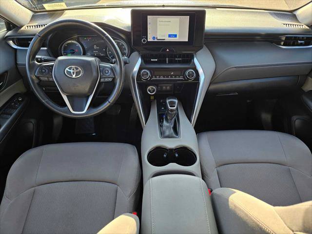 Used 2023 Toyota Venza LE AWD/4WD image 18