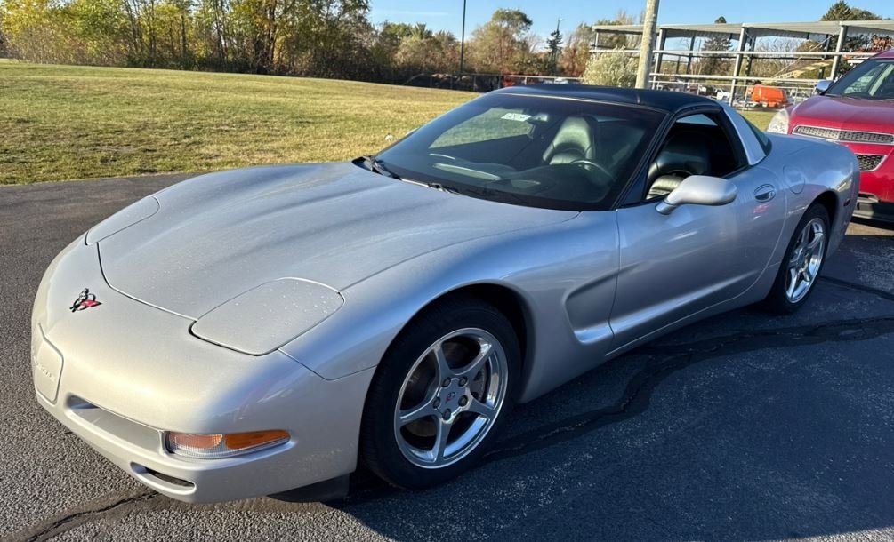 Used 2001 Chevrolet Corvette Coupe w/ Preferred Equipment Group2