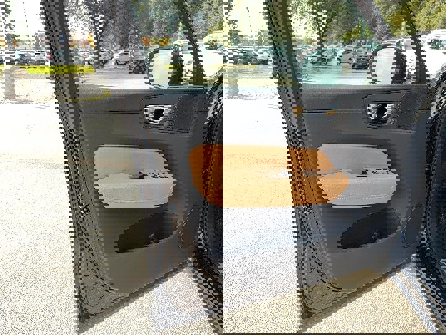 Used 2020 Volvo XC60 T5 Inscription image 9