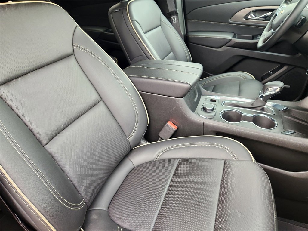 Used 2023 Chevrolet Traverse Premier image 15